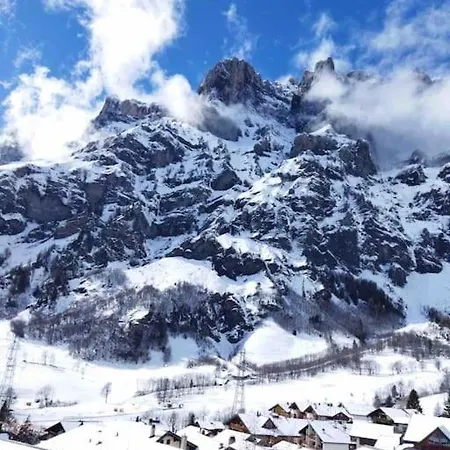 Ideally Located 3.5 Flat Lejlighed *