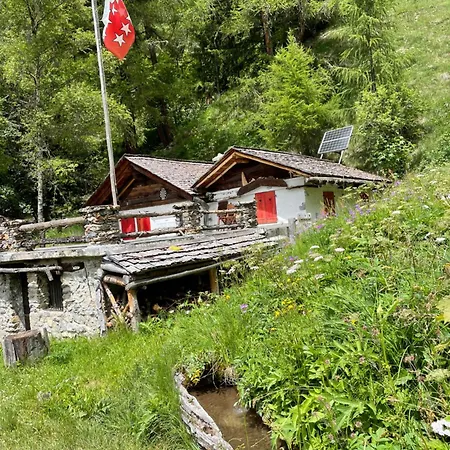 Ideally Located 3.5 Flat Lejlighed