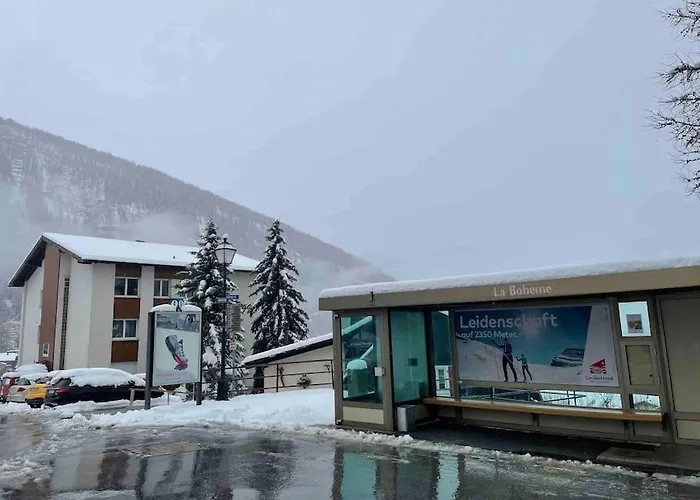 Ideally Located 3.5 Flat