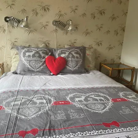 Ideally Located 3.5 Flat