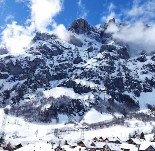 Ideally Located 3.5 Flat Apartment *