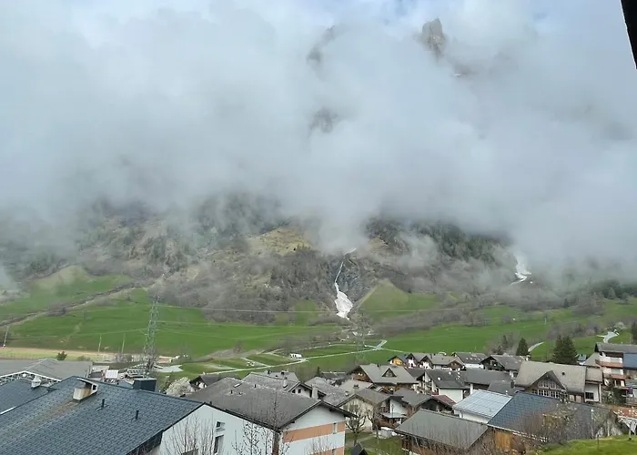 Ideally Located 3.5 Flat Apartment *